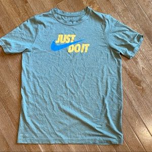 Nike JUST DO IT drifit tee shirt boys XL in excellent used condition